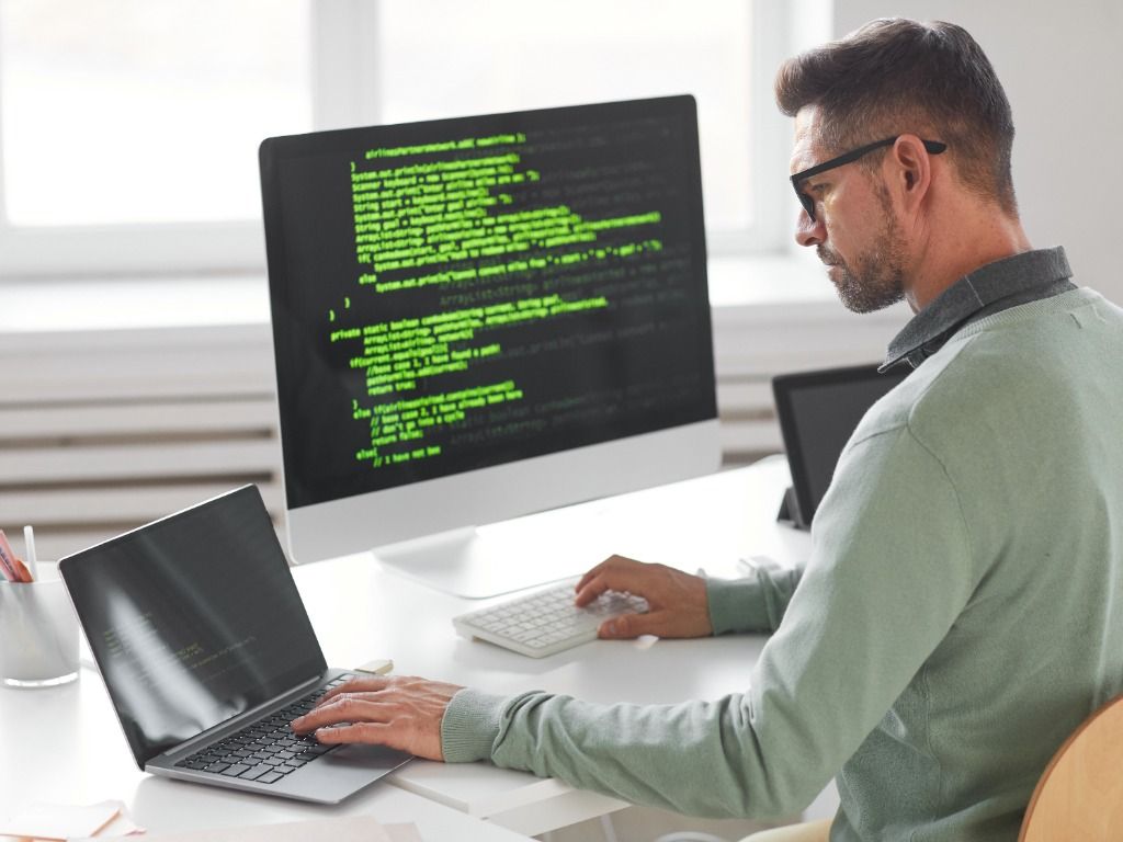 Concepto de tecnología de la información digital en línea de internet